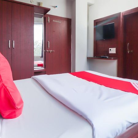 Oyo 69402 Yogeshwar Dhaam Hotell Vrindāvan Exteriör bild