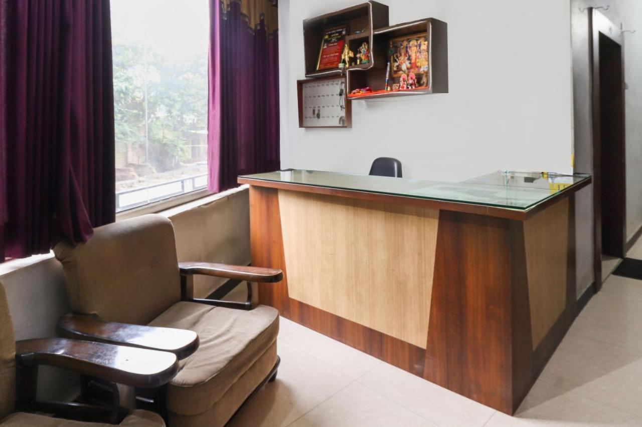 Oyo 69402 Yogeshwar Dhaam Hotell Vrindāvan Exteriör bild