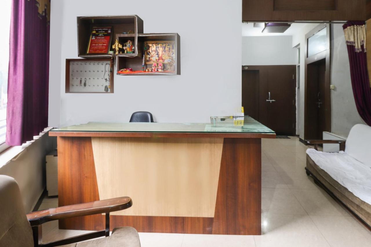 Oyo 69402 Yogeshwar Dhaam Hotell Vrindāvan Exteriör bild