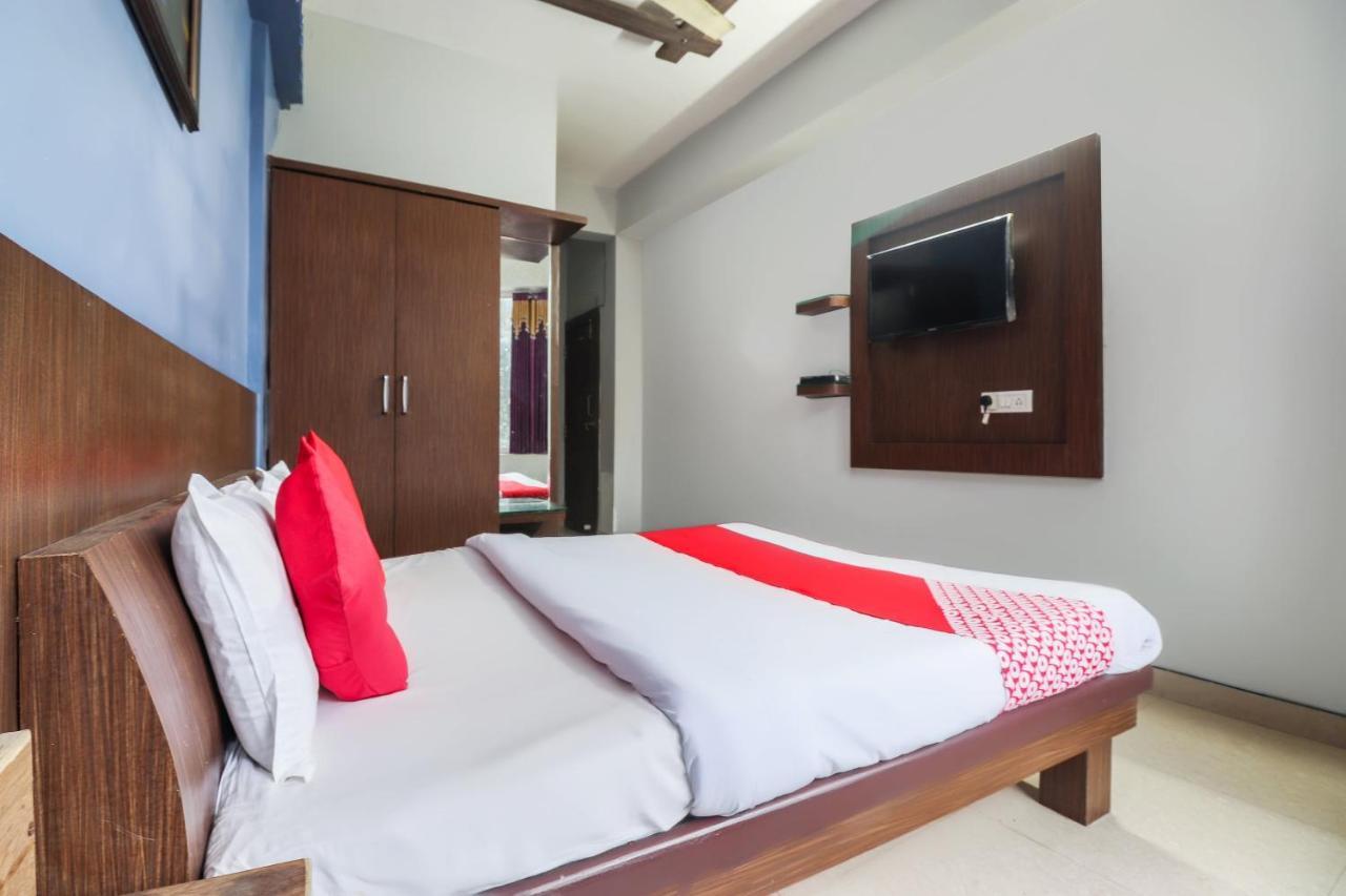 Oyo 69402 Yogeshwar Dhaam Hotell Vrindāvan Exteriör bild