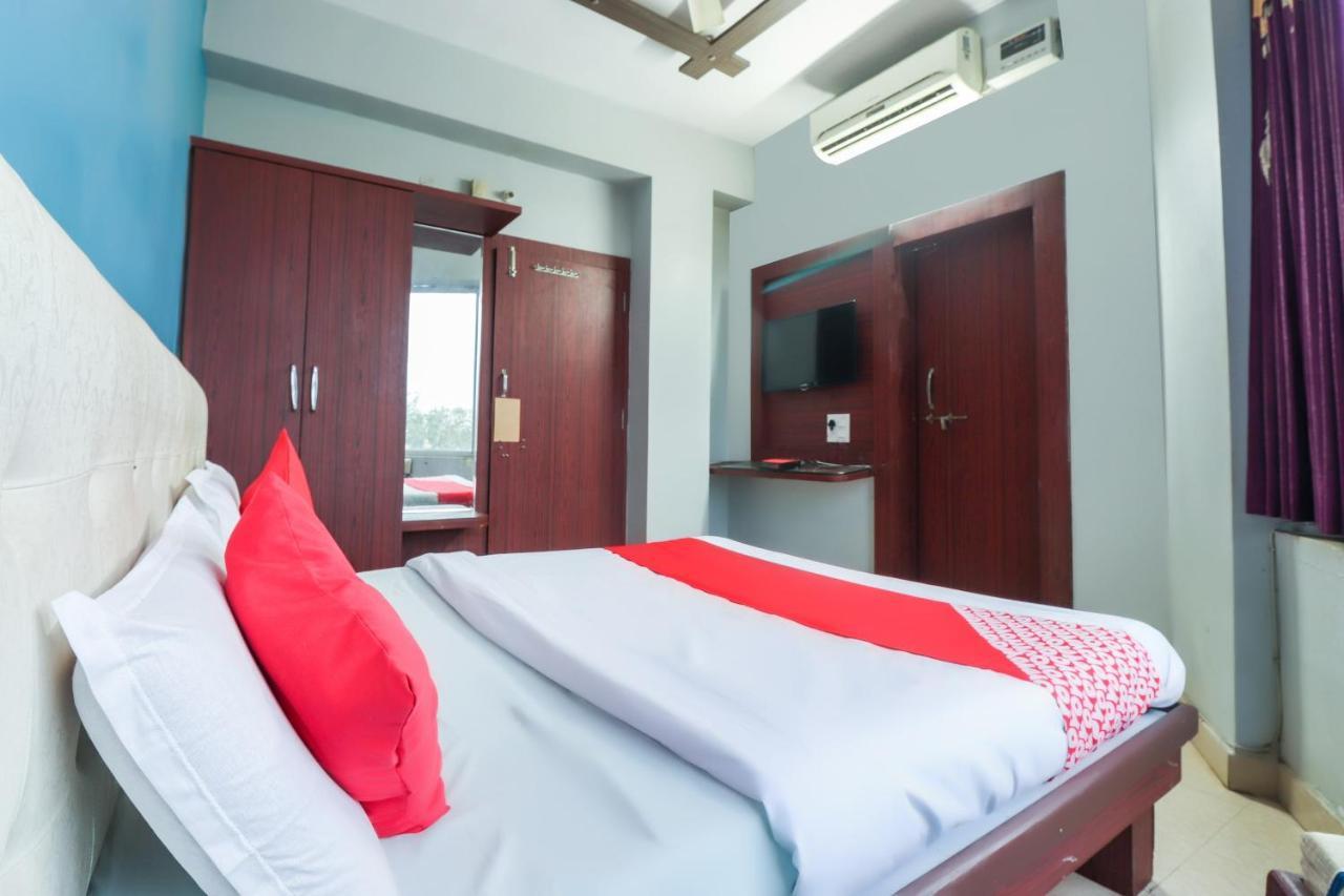 Oyo 69402 Yogeshwar Dhaam Hotell Vrindāvan Exteriör bild