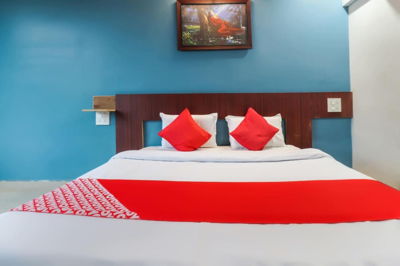 Oyo 69402 Yogeshwar Dhaam Hotell Vrindāvan Exteriör bild