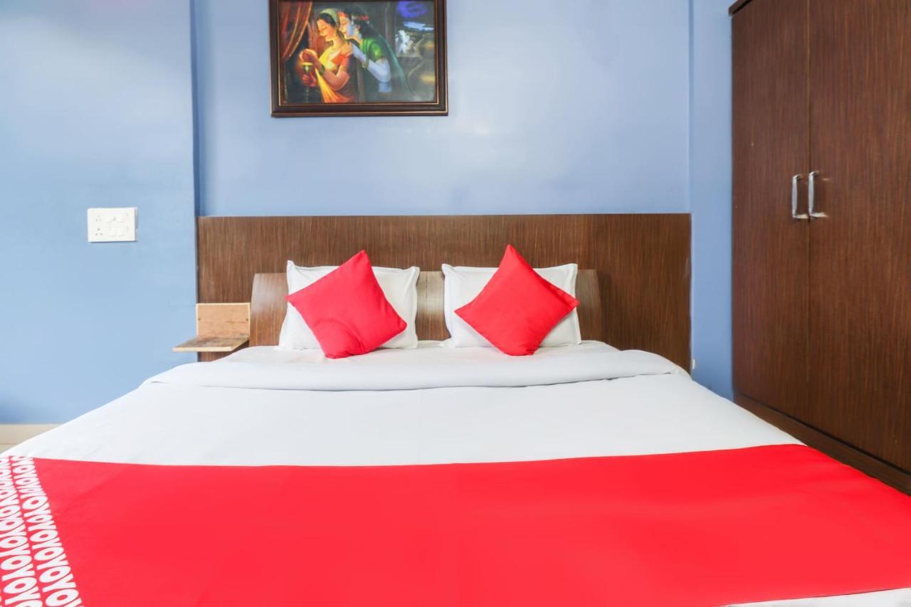Oyo 69402 Yogeshwar Dhaam Hotell Vrindāvan Exteriör bild